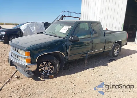 1997 Chevrolet C1500 Fleetside z USA, uszkodzony, nr VIN 2GCEC19R8V1255785